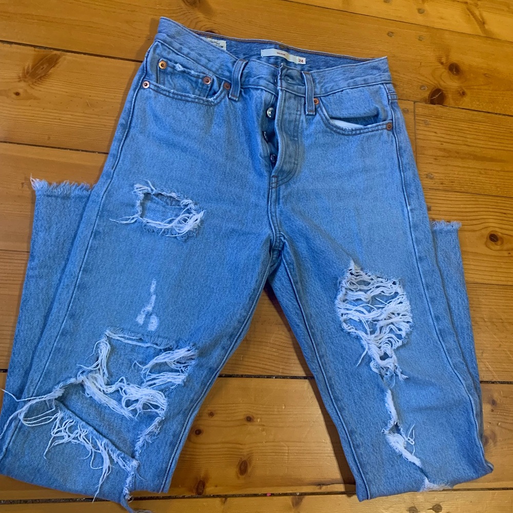 Levi’s Hi-Rise Straight Ripped Light Blue Jeans